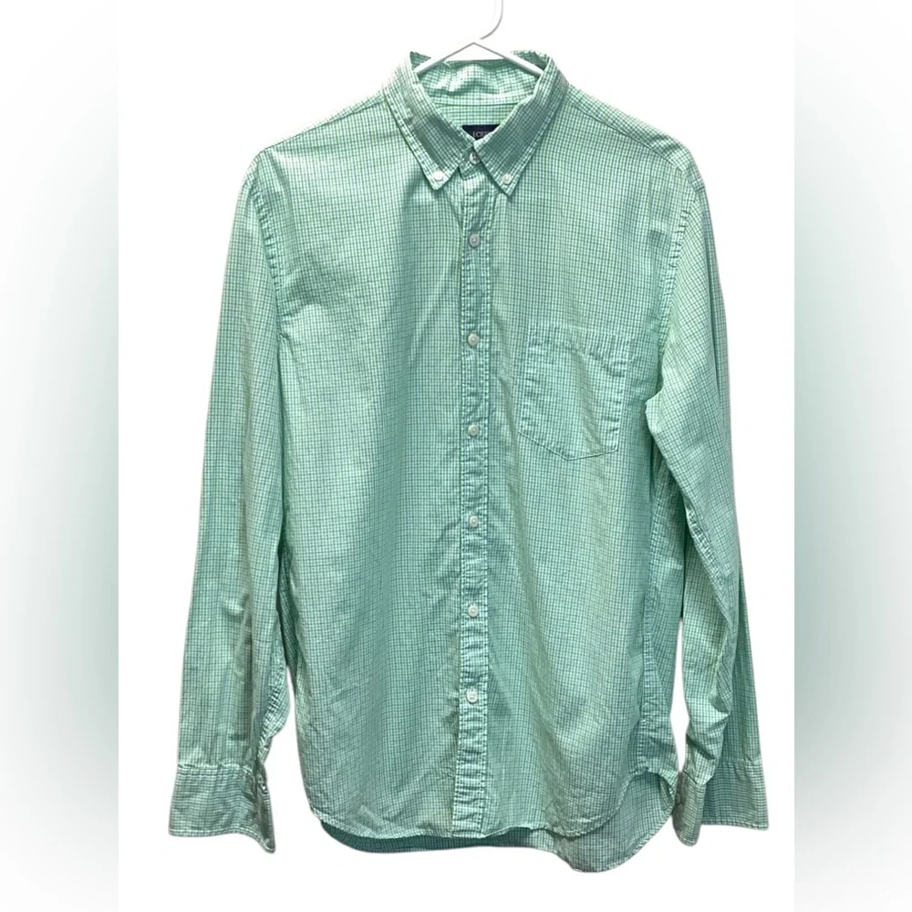 J Crew Men's 100% cotton button up. Green Check Size Medium